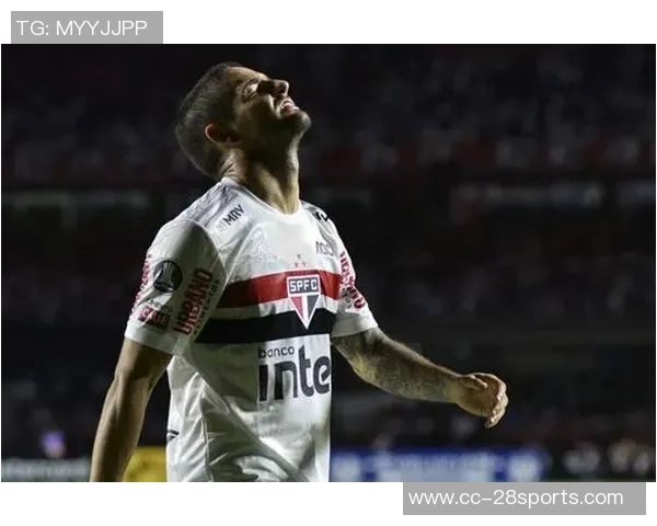 帕托以11亿镑资产初步洽谈收购英乙球队并现场观战 帕托以11亿镑资产初步洽谈收购英乙球队并现场观战